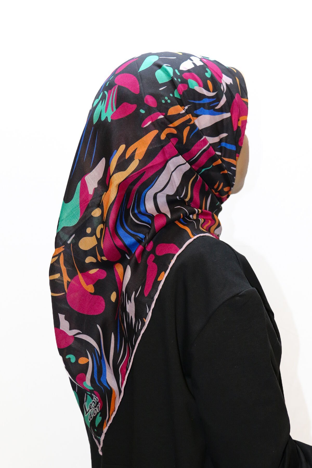 Alcanavm LeviDor Siyah Desenli Eşarp