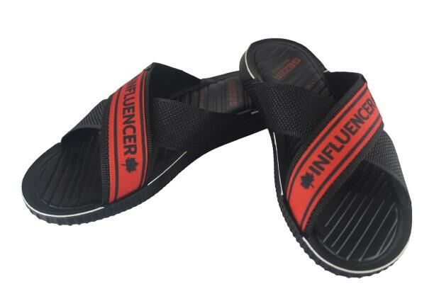 Gezer Siyah Kırmızı Çizgili Banyo Bahçe Erkek Terliği GT1YMN.12414