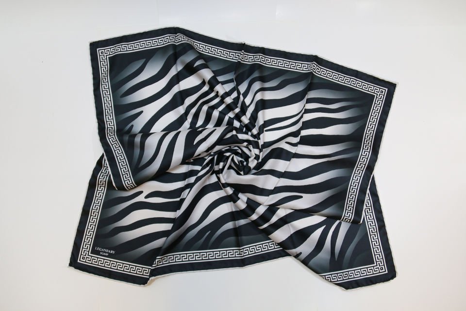 Alcan Avm Legandary Scarf  Zebra desenli Siyah Beyaz Desenli Eşarp